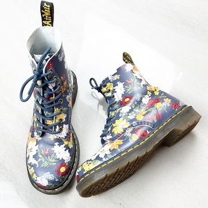 Dr Martens Floral Darcy Blue Lace Up Leather Boot Size 7